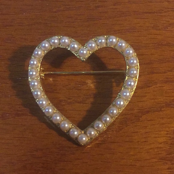 Vintage Brooches with Faux Pearls - Picture 4 of 5